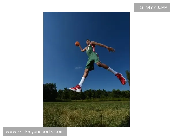 字母哥风格大片曝光，时尚跨界成功