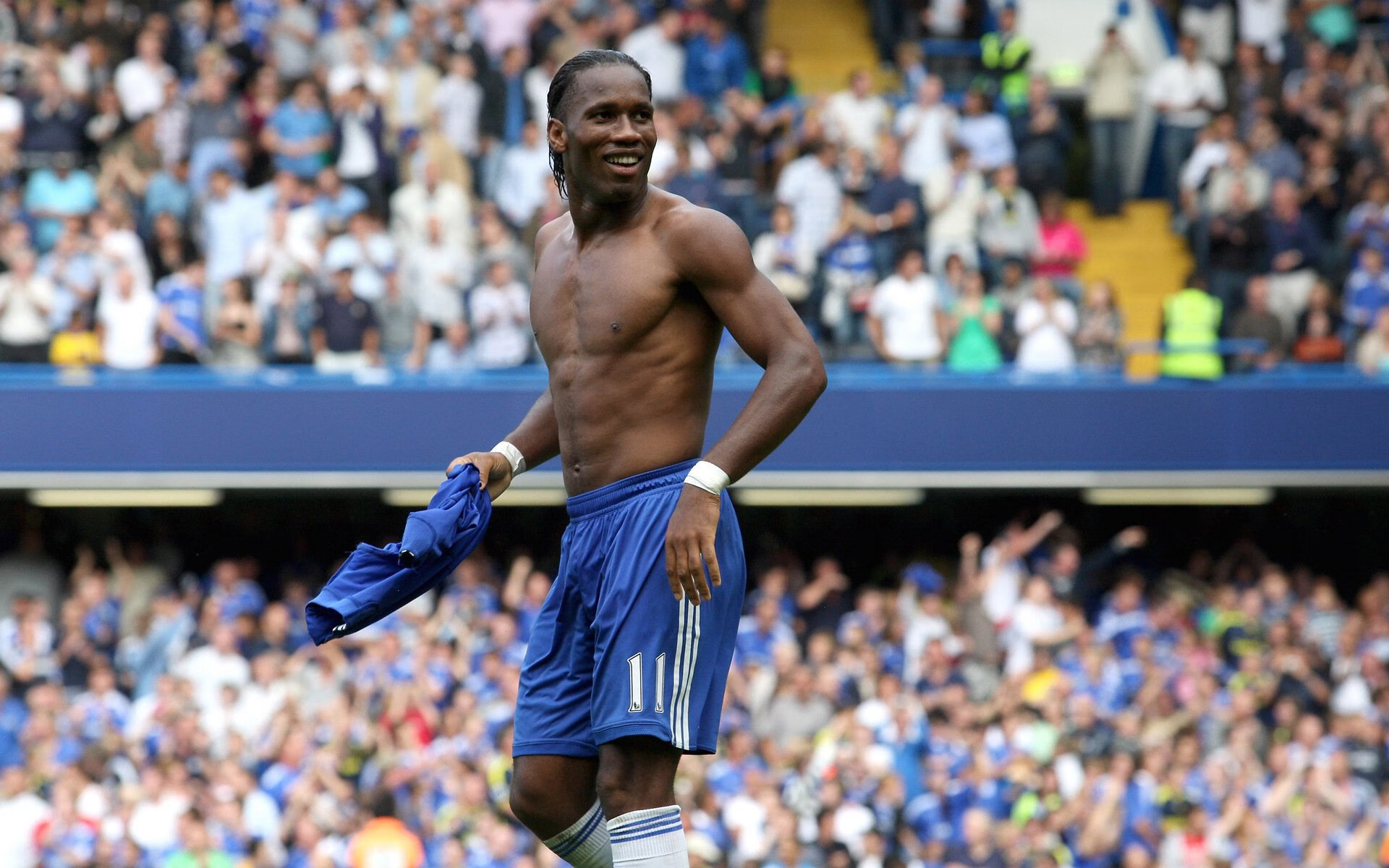 绿色智能LED足球场照明系统在全国推广，节能环保，足球场灯具安装大样图